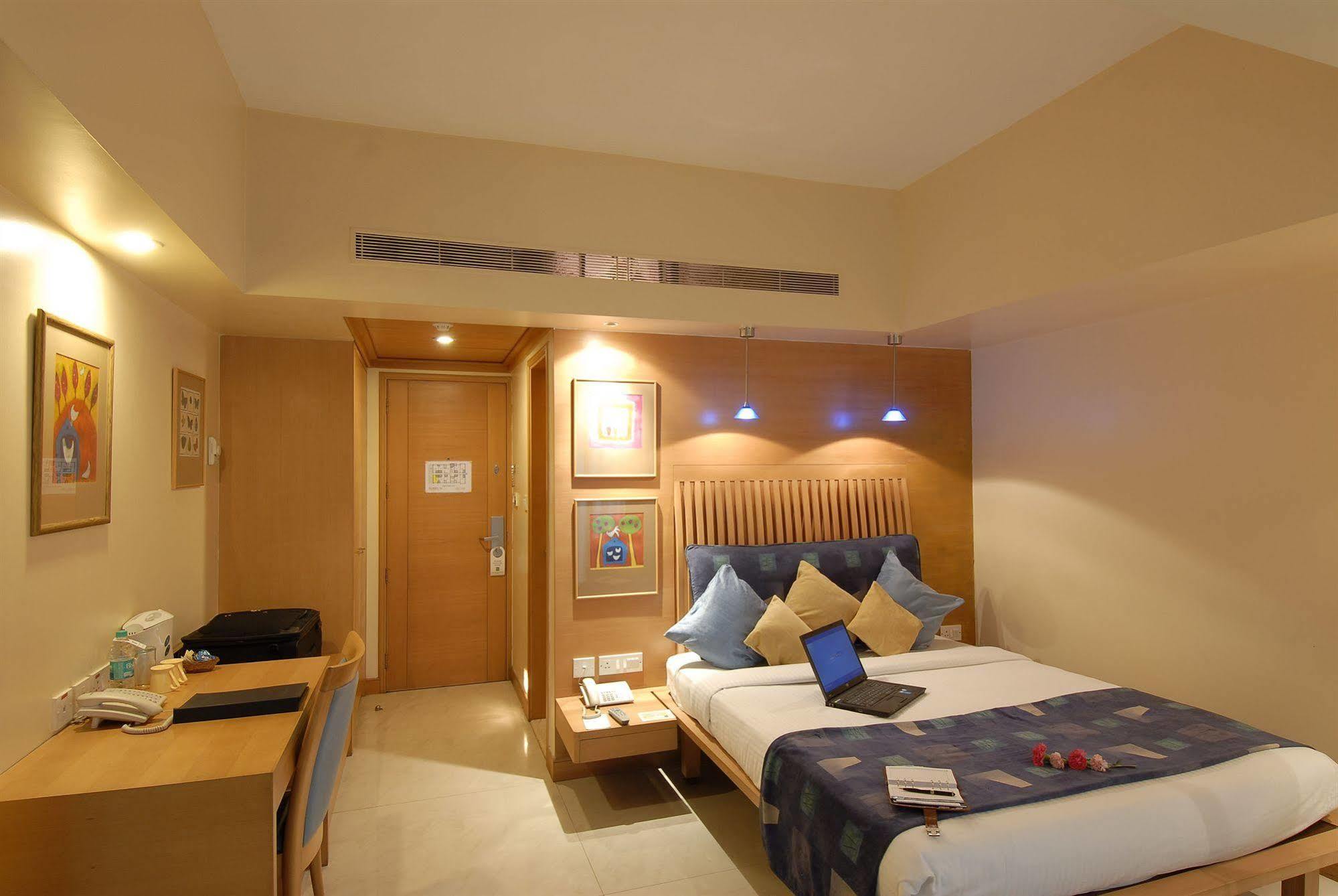 فندق Treebo Regency - Bund Garden, Dhole Patil Road بونة المظهر الخارجي الصورة