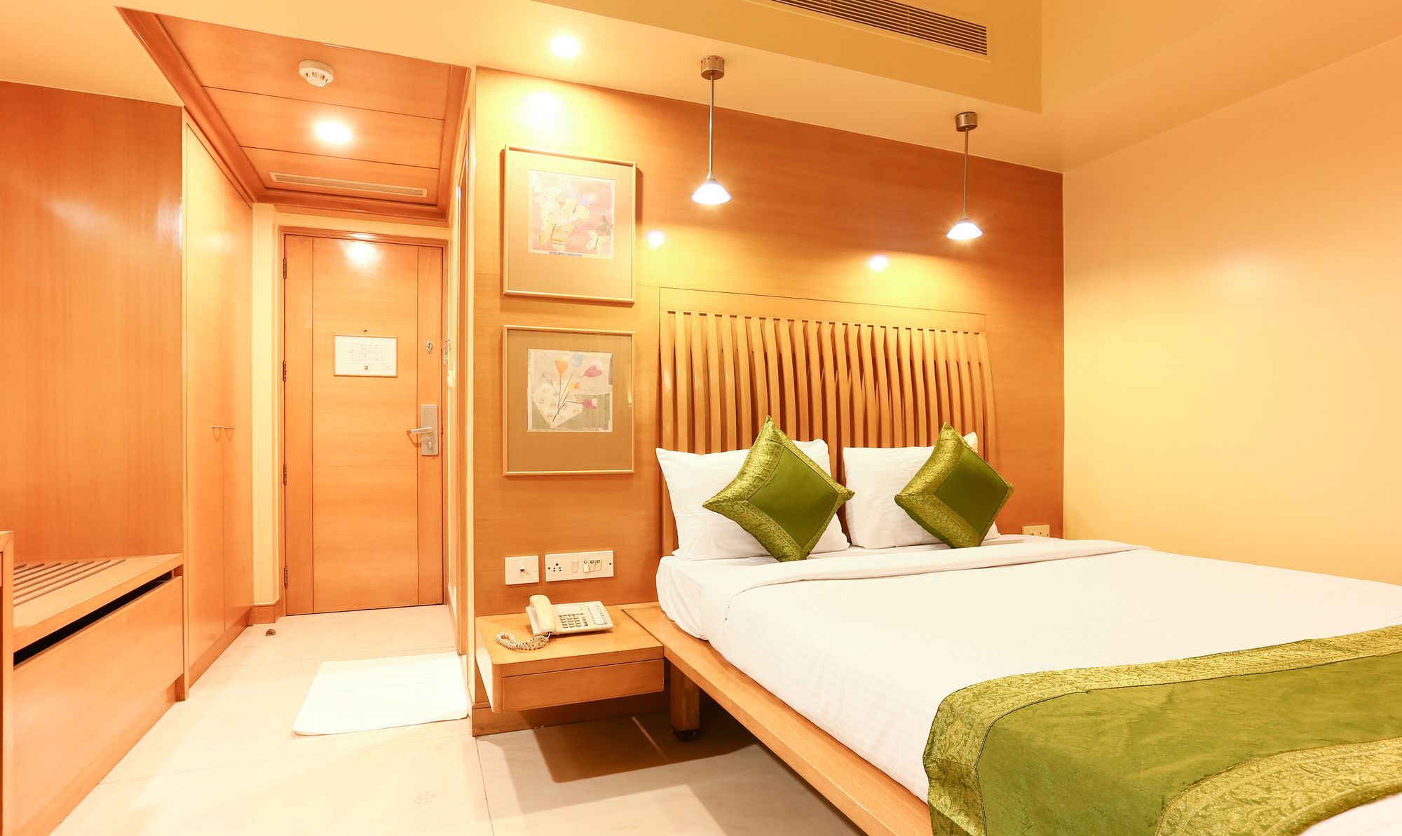 فندق Treebo Regency - Bund Garden, Dhole Patil Road بونة المظهر الخارجي الصورة